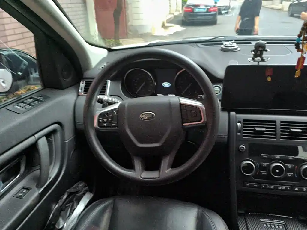 Land Rover Discovery Sport — миниатюра 11