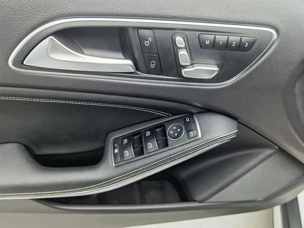 Mercedes-Benz GLA — миниатюра 9