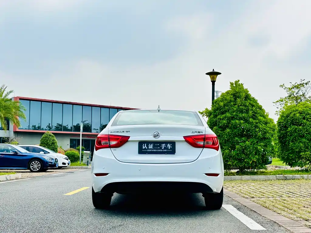Buick Excelle — миниатюра 7