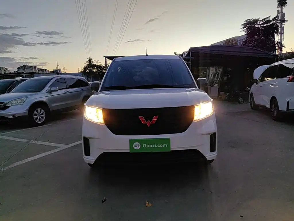 Wuling Hongguang PLUS — миниатюра 3