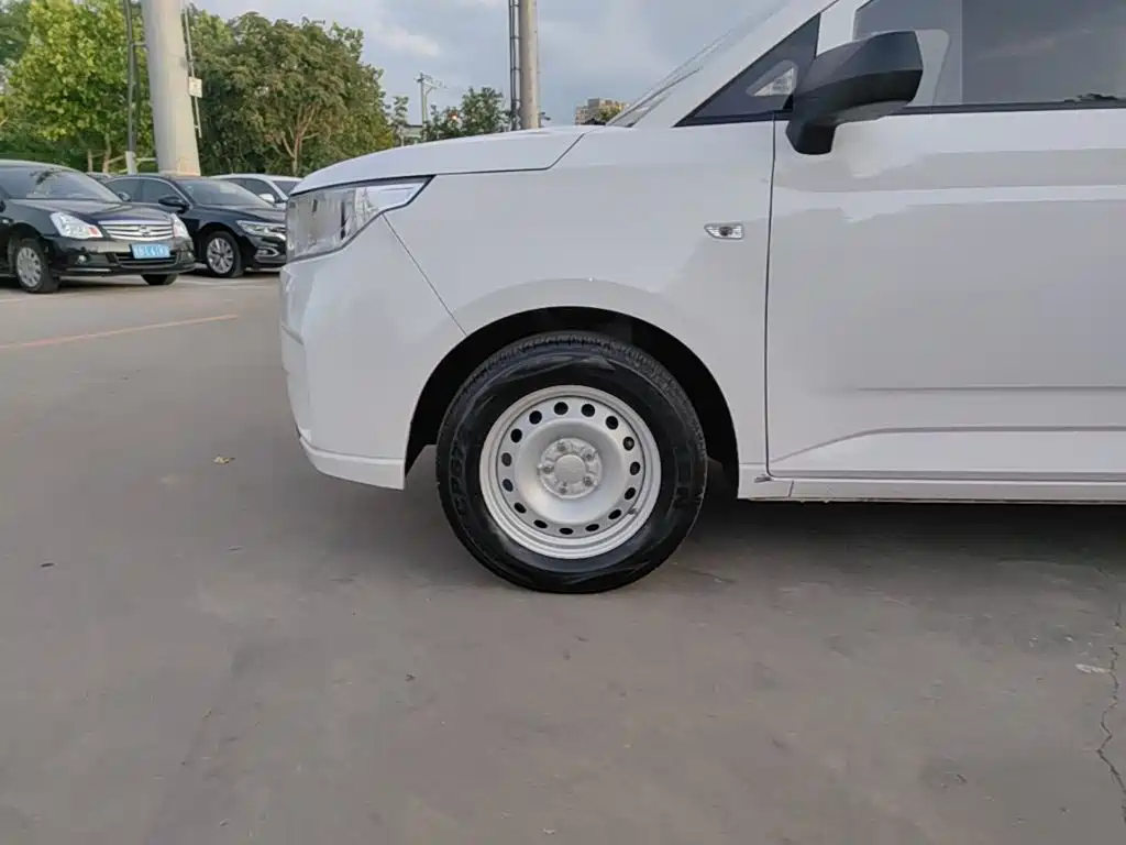 Wuling Hongguang PLUS — миниатюра 23