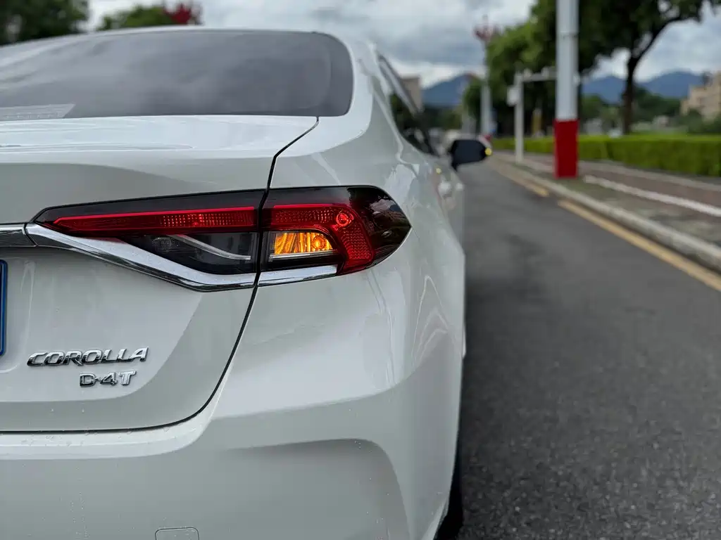 Toyota Corolla — миниатюра 5