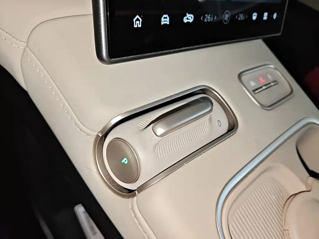 NIO ES6 — миниатюра 14