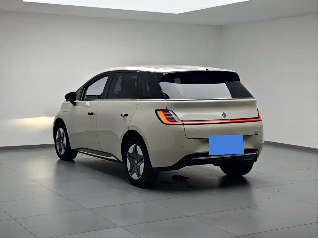 Baojun Yunduo — миниатюра 7