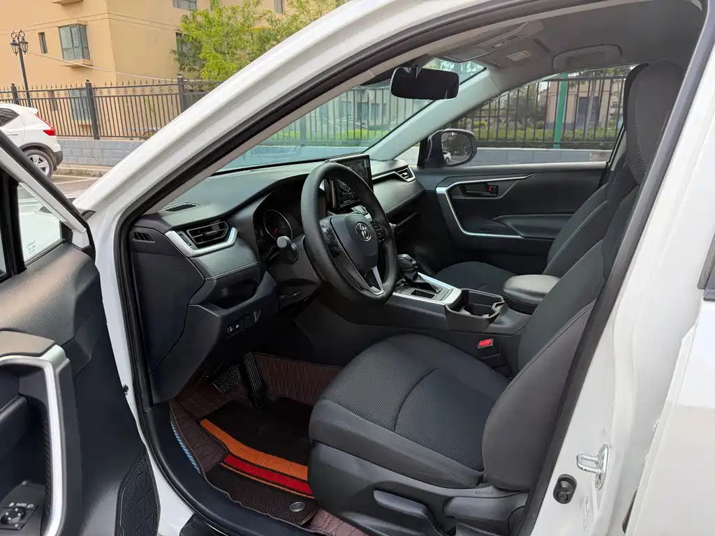 Toyota RAV4 2022 2.0L CVT