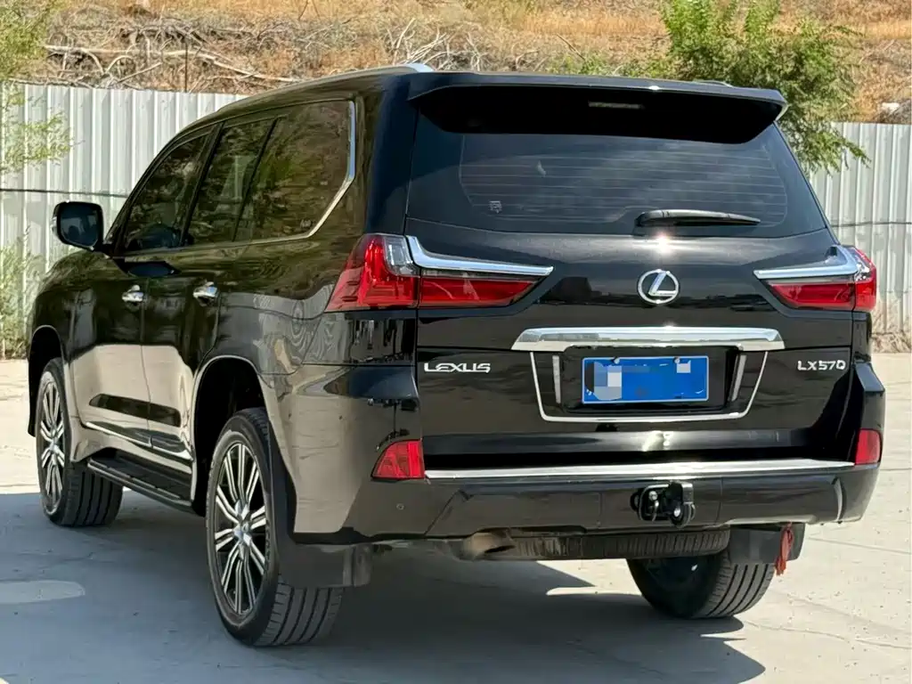 Lexus LX — миниатюра 7
