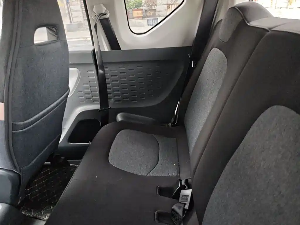 Wuling MINIEV — миниатюра 18