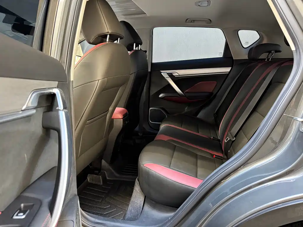 Geely Binyue — миниатюра 7