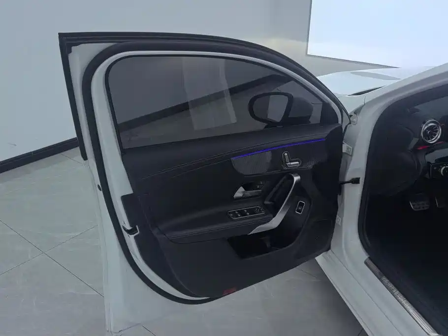 Mercedes-Benz A-Class — миниатюра 7