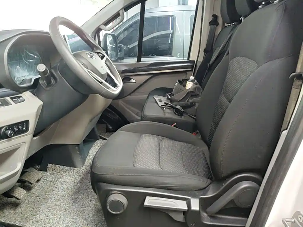 MAXUS V70 — миниатюра 15