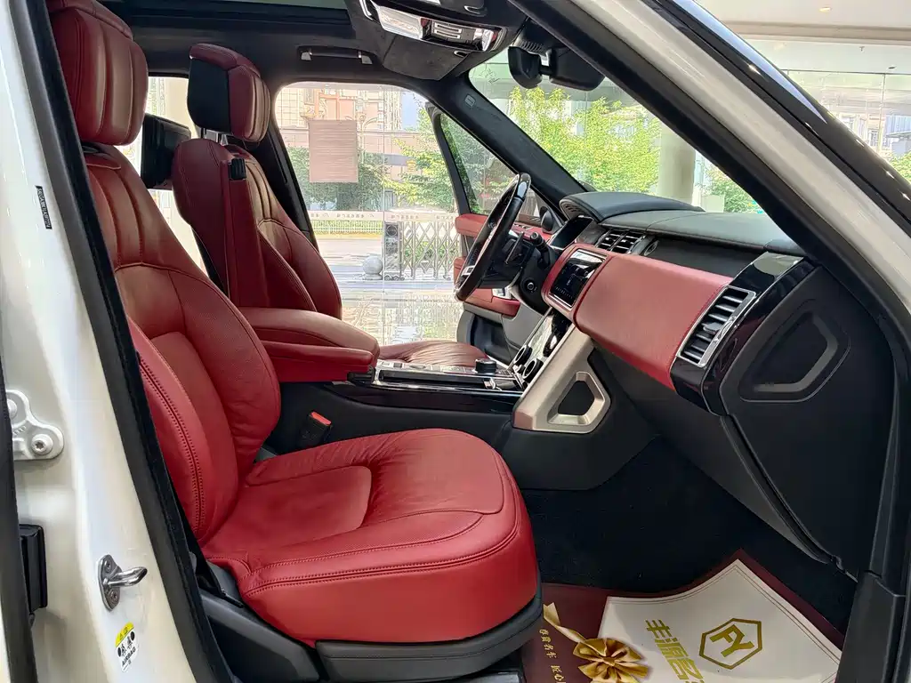 Land Rover Range Rover — миниатюра 8