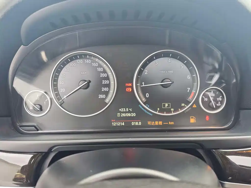BMW 5 Series — миниатюра 13