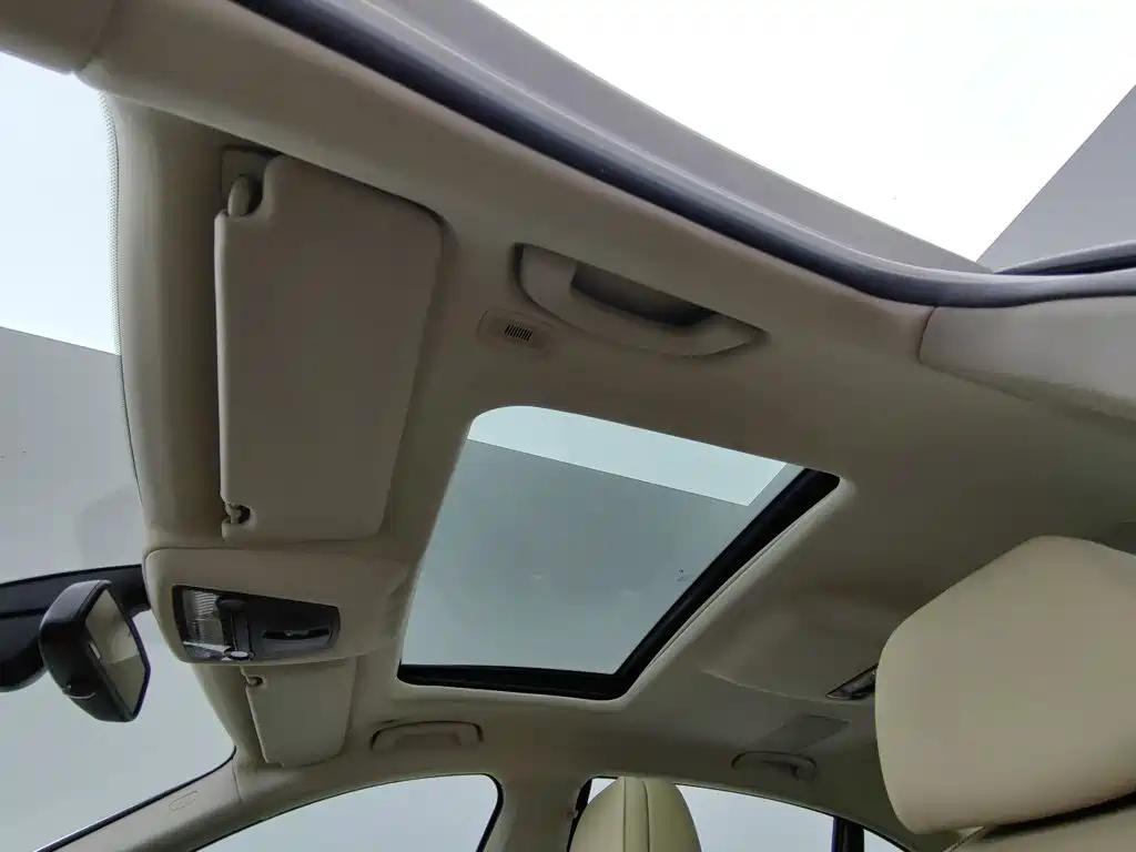 BMW 7 Series — миниатюра 14