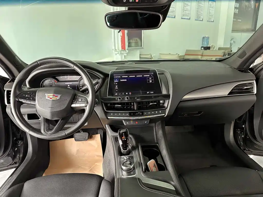 Cadillac CT5 — миниатюра 3
