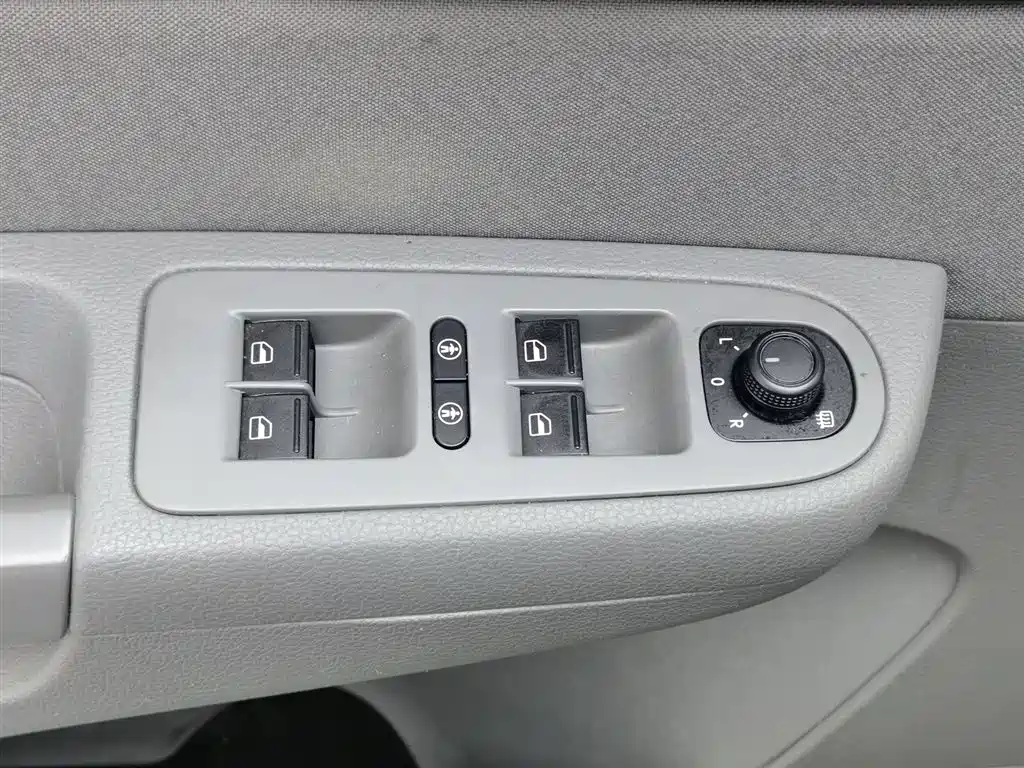 Volkswagen Xia 2016 380TSI 7 мест