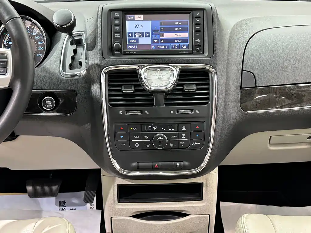 Chrysler Grand Voyager (Import) — миниатюра 21