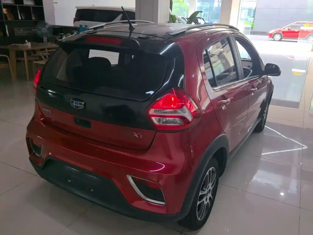 Geely Vision X1 — миниатюра 7