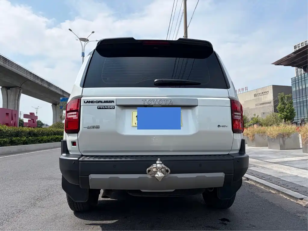 Toyota Land Cruiser Prado 2024 2.4T TX 6 мест
