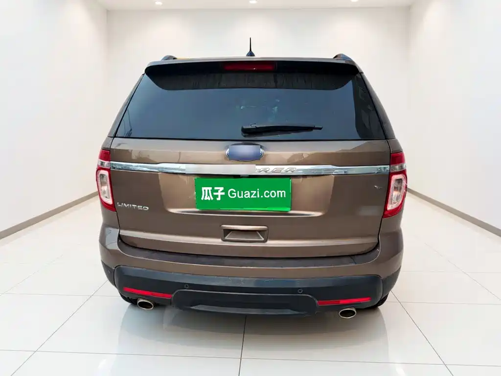Ford Explorer (Import) — миниатюра 3