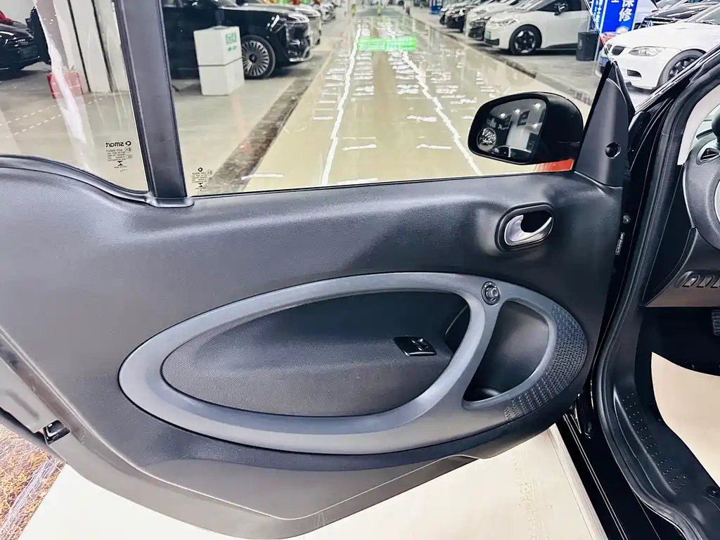 Smart fortwo 0.9T 66 kW Hardtop Pioneer Edition China V, фото 25