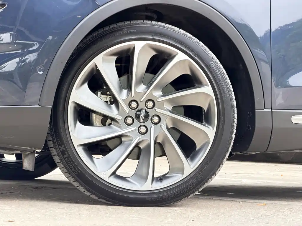 Lincoln Nautilus 2021 2.7T