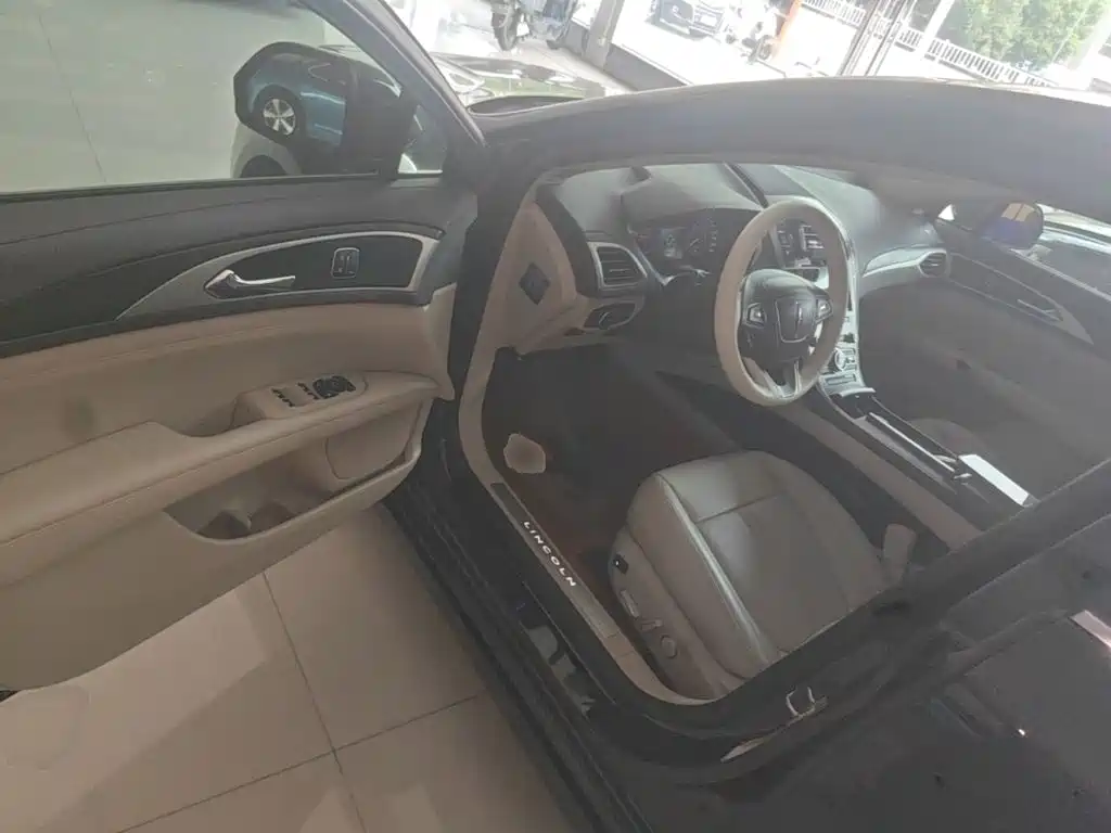 Lincoln MKZ — миниатюра 16