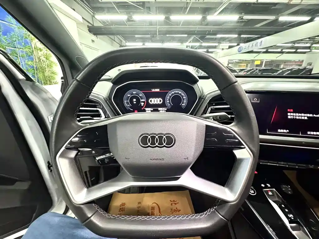 Audi Q4 e-tron — миниатюра 12