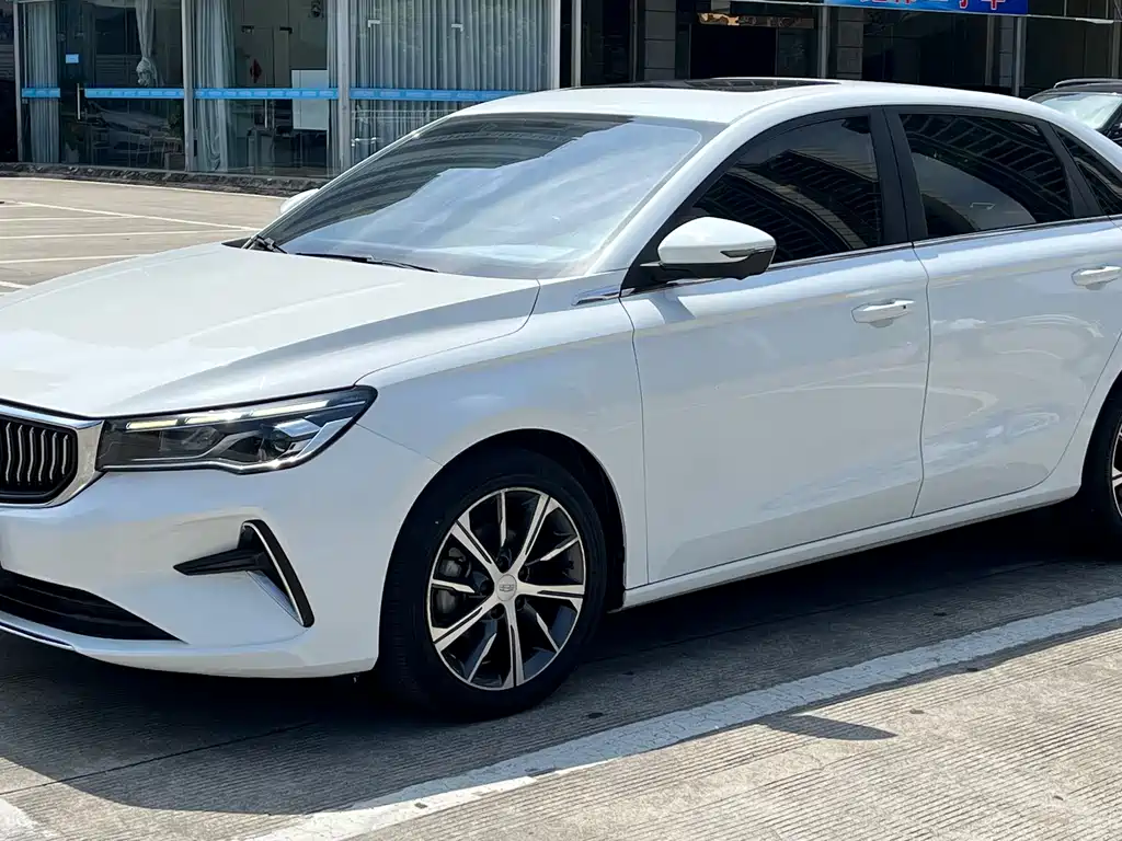 Geely Emgrand 2022 4 1.5L CVT Luxury