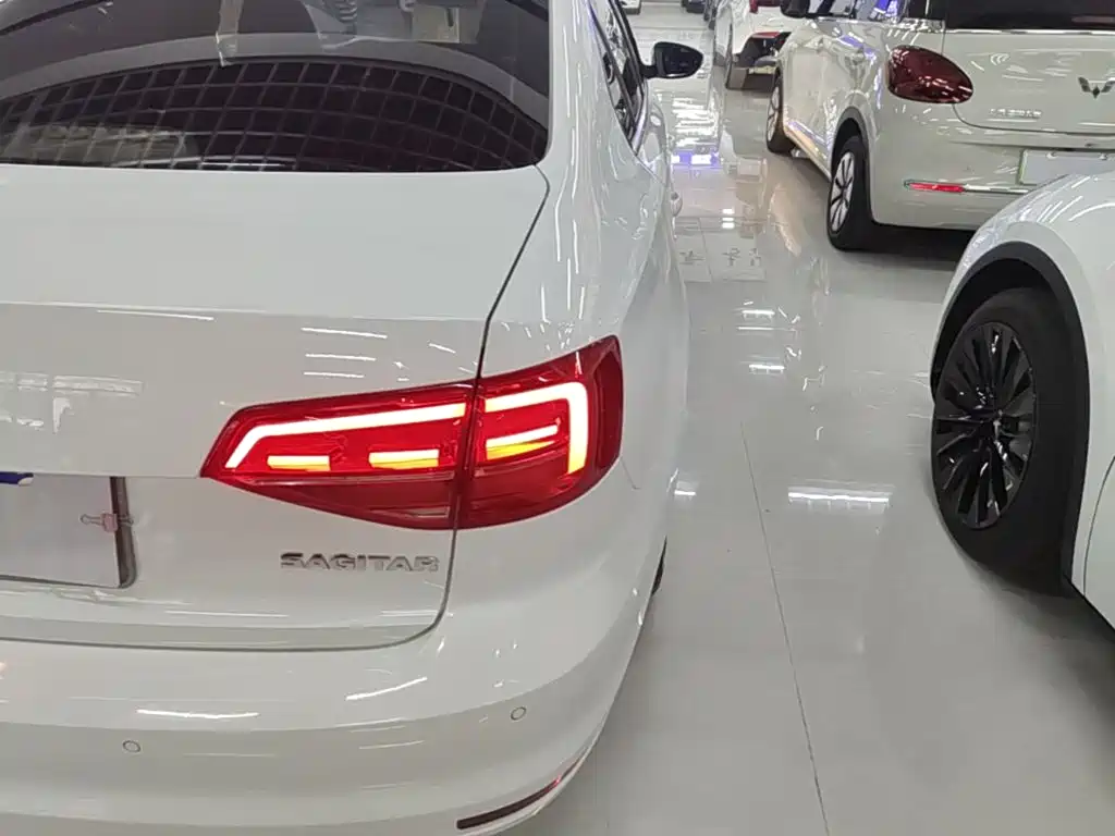 Volkswagen Sagitar — миниатюра 8