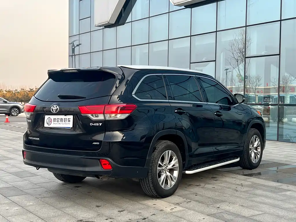TOYOTA HIGHLANDER