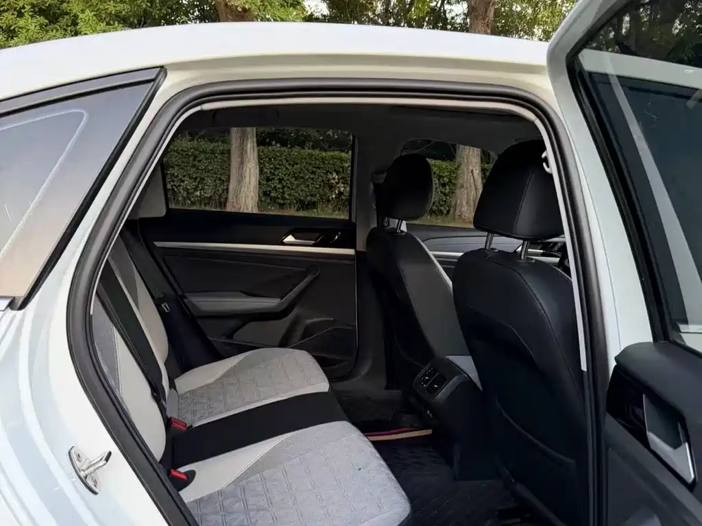 Volkswagen Lavida — миниатюра 13