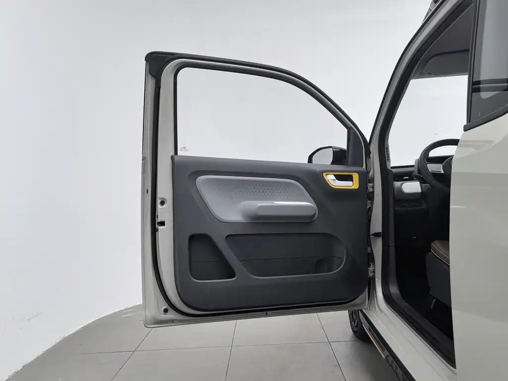Wuling MINIEV — миниатюра 8