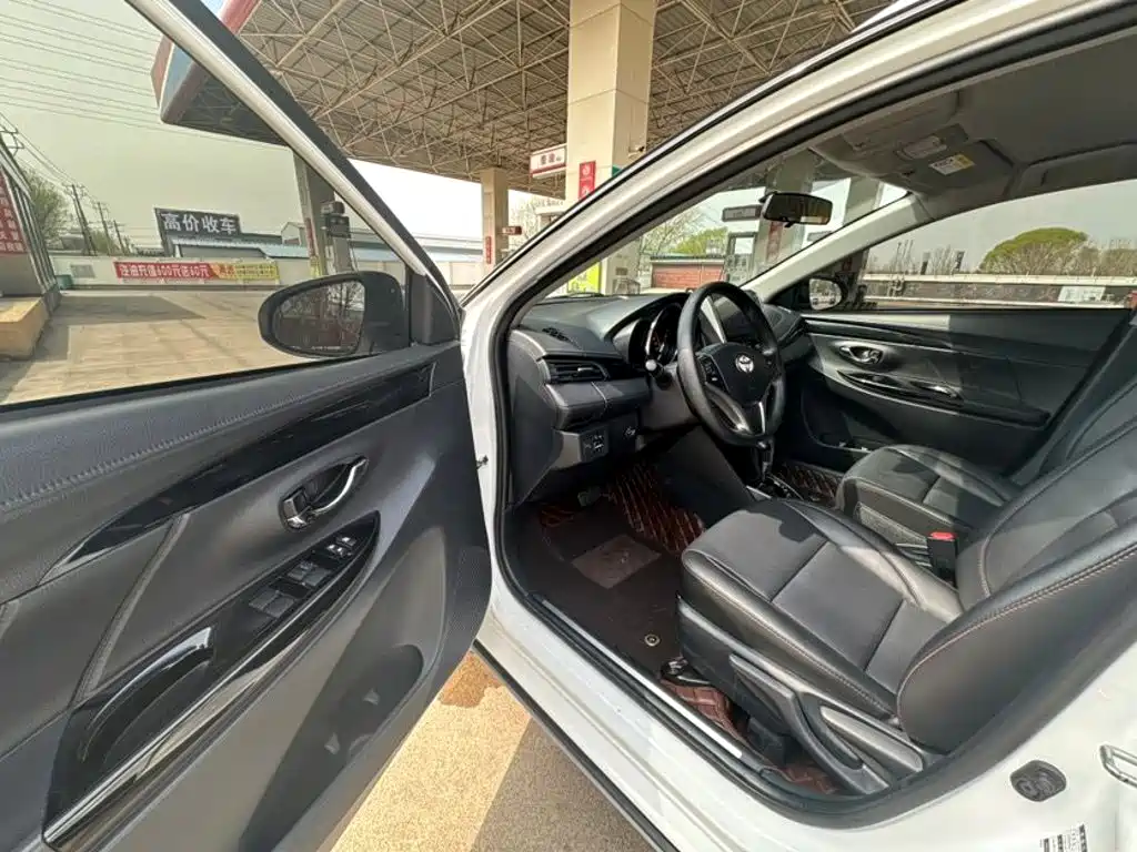 Toyota Yaris L — миниатюра 4