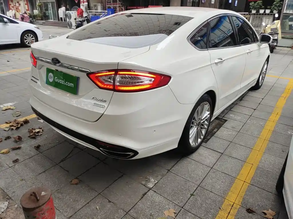 Ford Mondeo — миниатюра 7