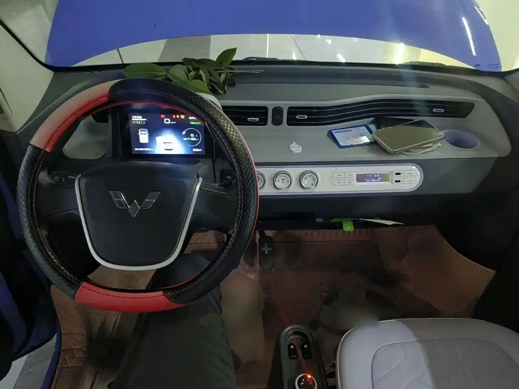 Wuling MINIEV — миниатюра 10