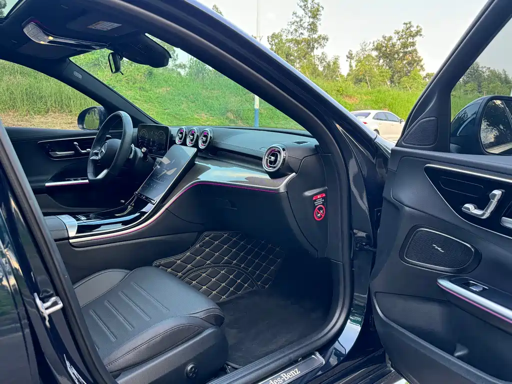 Mercedes-Benz C-Class — миниатюра 13