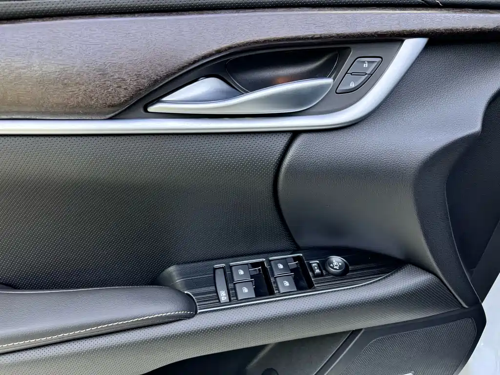 Cadillac XTS — миниатюра 10