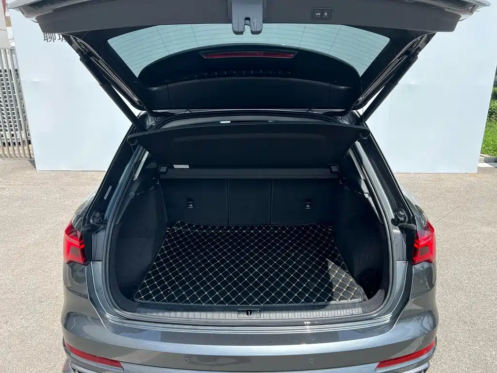 Audi Q3 — миниатюра 12