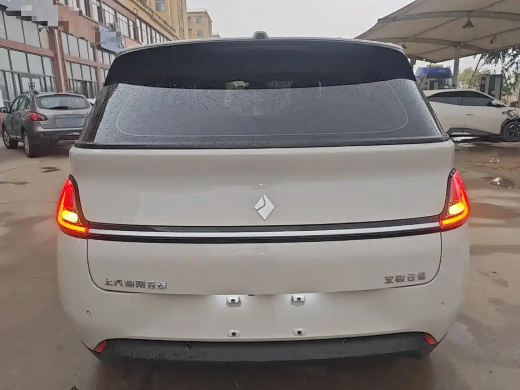 Baojun Yunduo — миниатюра 6