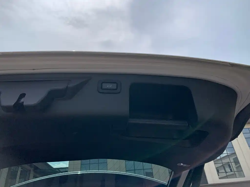 Land Rover Discovery Sport — миниатюра 8
