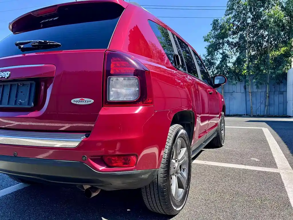 Jeep Compass (Import) — миниатюра 8