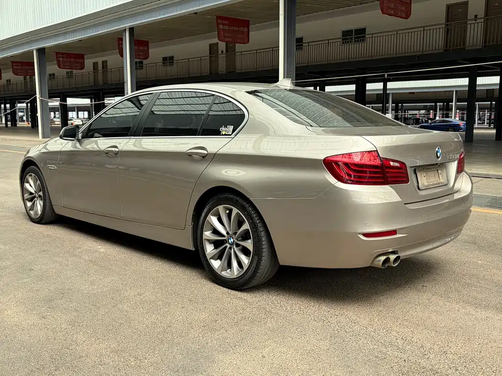 BMW 5 Series — миниатюра 7