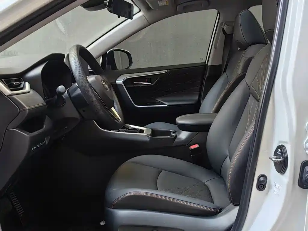 Toyota RAV4 — миниатюра 18