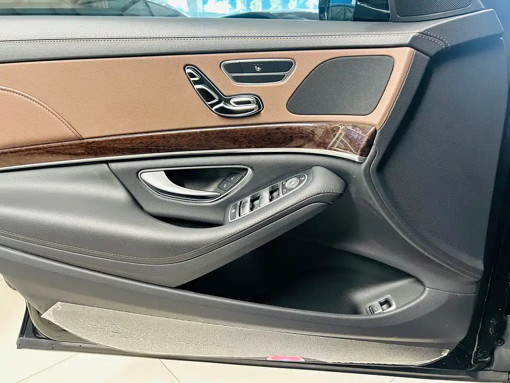 Mercedes-Benz S-Class — миниатюра 9