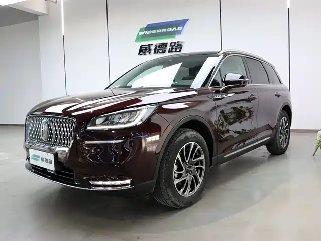 LINCOLN ADVENTURER 2020