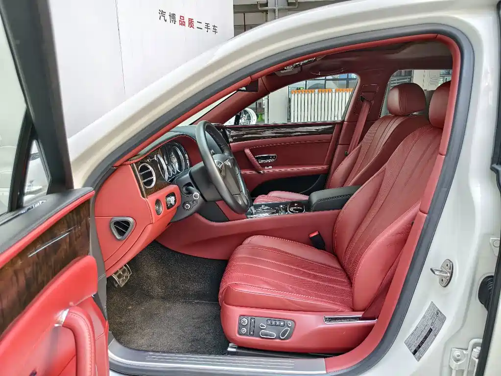 Bentley Flying Spur — миниатюра 8