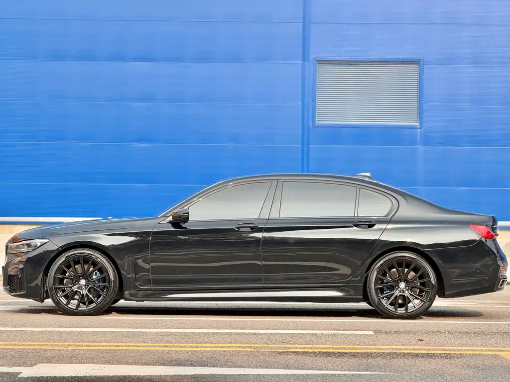 BMW 7 Series — миниатюра 3
