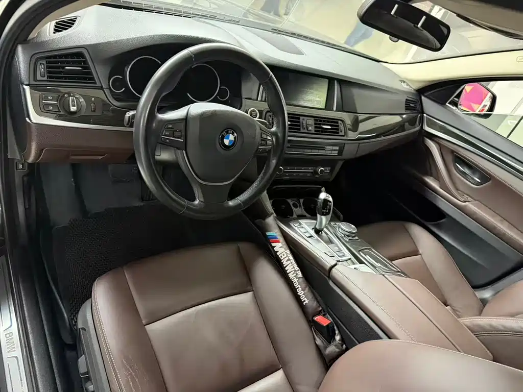 BMW 5 Series — миниатюра 3