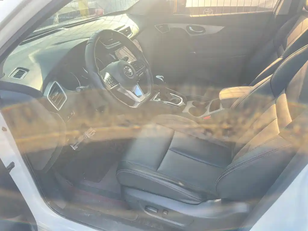Nissan Qashqai — миниатюра 7
