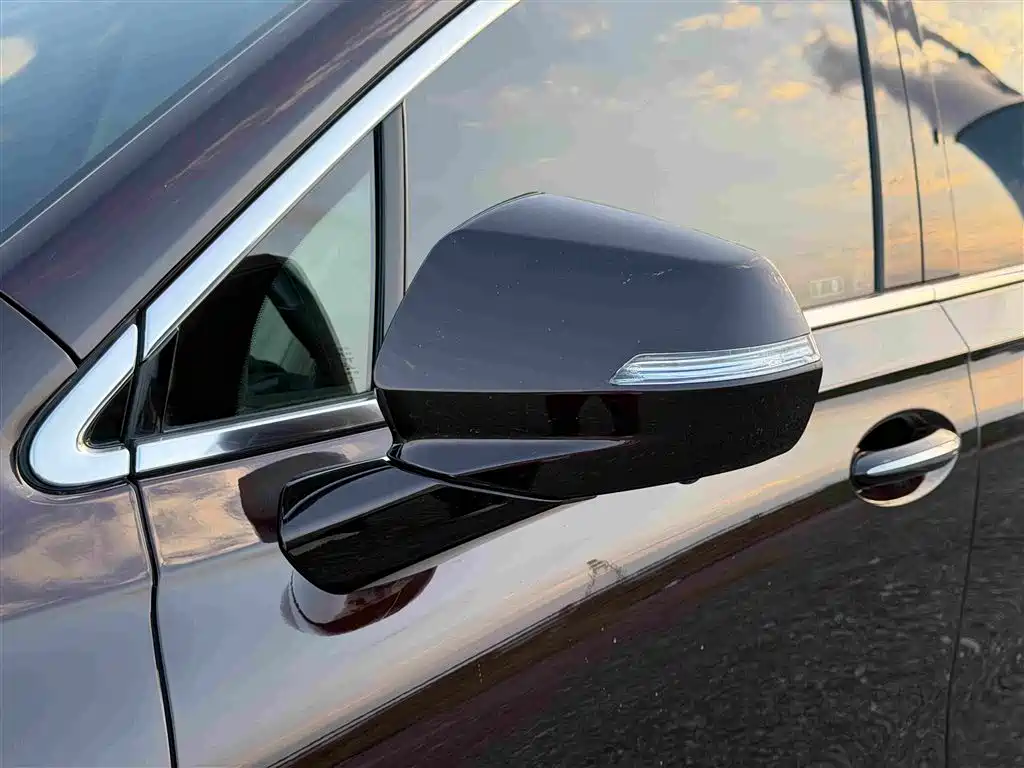 Buick Enclave — миниатюра 15